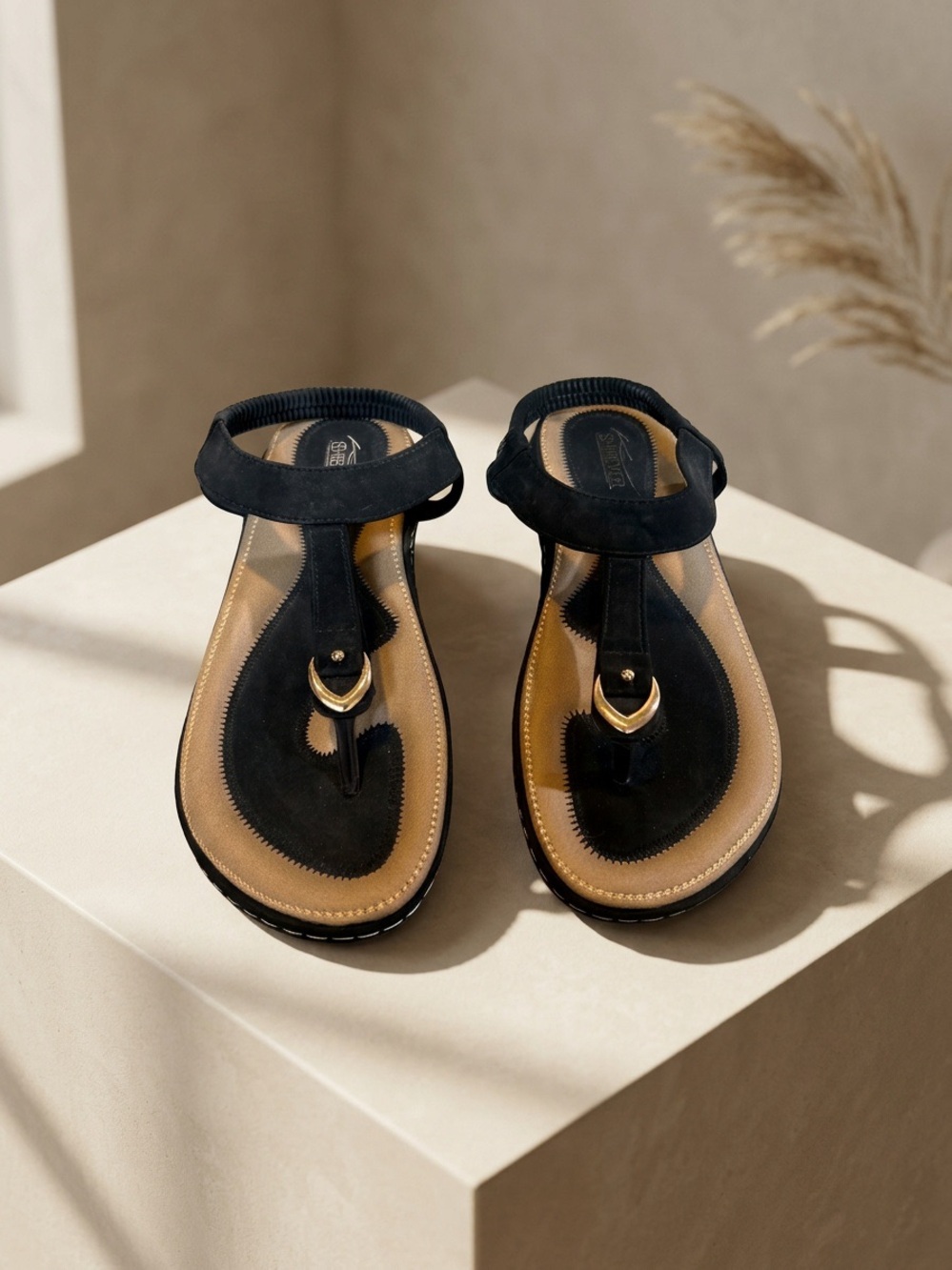 Shibever Women’s Black Elastic Strap T-Strap Sandals | Size 8 / 39 Gold Hardware